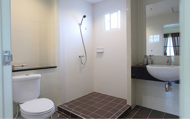 Nhà mặt tiền đường Tiểu La